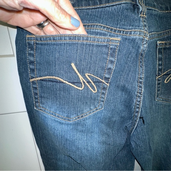 Women's Daisy Fuentes Denim Jeans with Cute Pocket Stitching - Size 10 - Picture 5 of 8